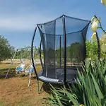 בית נופש In With Private Pool