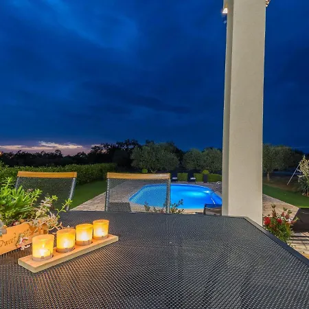 Holiday home Luxurious In *