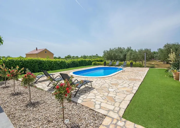 In With Private Pool Casa vacanze Policnik