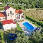 In With Private Pool *