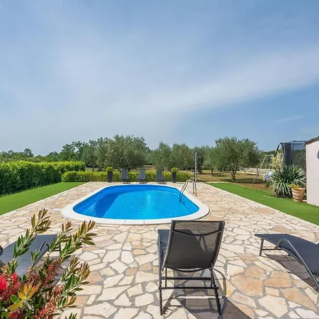 In With Private Pool Vikendica