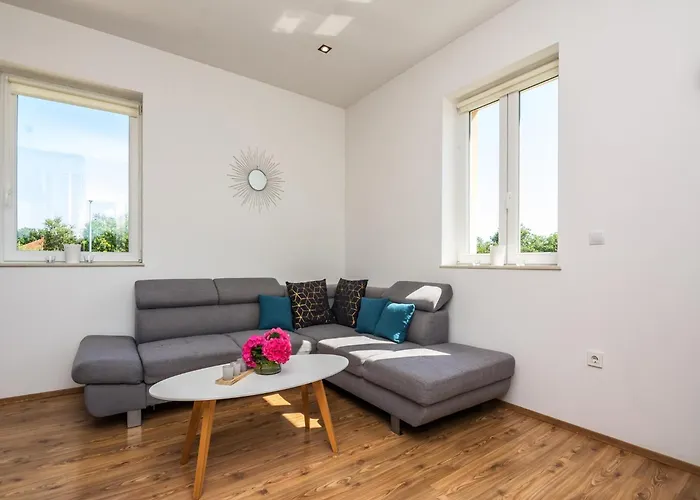 Prázdninový dům In With Private Pool